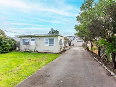 23 Walton Road, Paraparaumu Beach