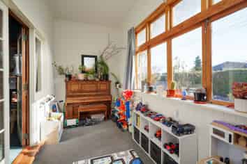1 Home Street, Winton