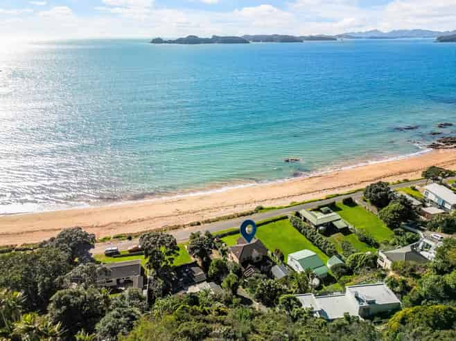 119 Long Beach Road, Russell