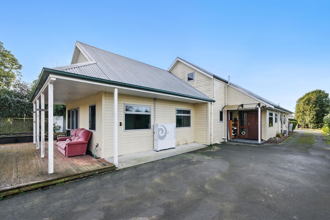 Family Living, Village Charm & Future Potential – pohled 3