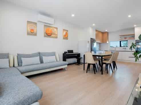4/128 Onewa Road, Northcote