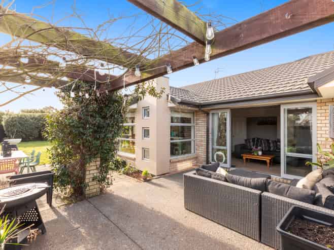 30 Oak Tree Lane, Rolleston