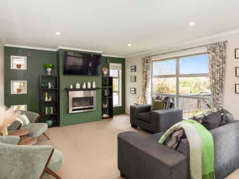 30 Oak Tree Lane, Rolleston