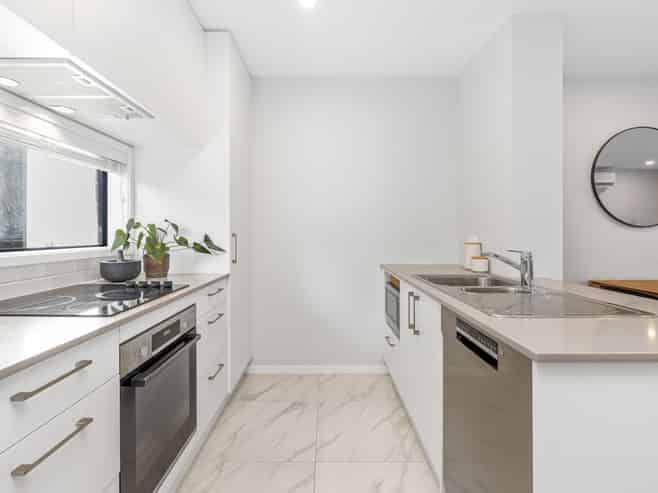 8/3 Fairdale Place, Birkdale