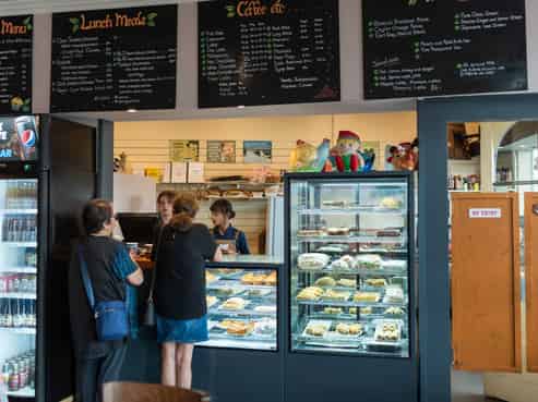 PROFITABLE CAFÉ ON A CORNER LOCATION
