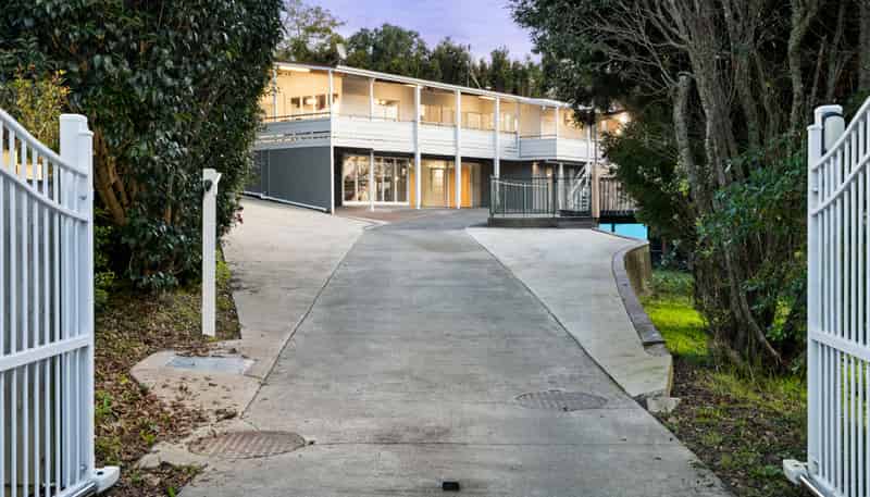 10 Lilburn Crescent, Massey