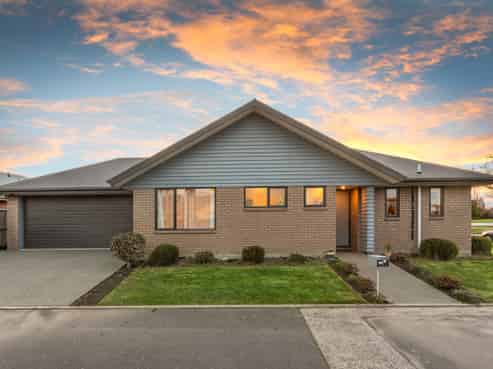4 Charente Way, Yaldhurst