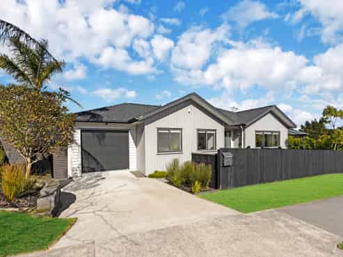 24 Jezero Drive, Massey