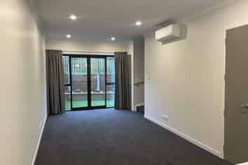 5/1b Corlett Street, Johnsonville