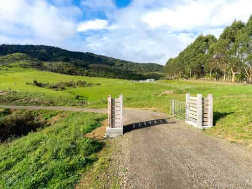 27 Waihoanga Road, Hautere