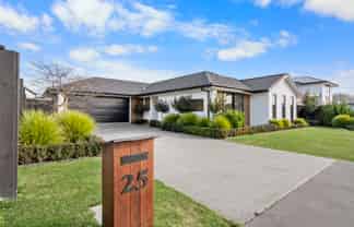25 Malaga Crescent, Harewood