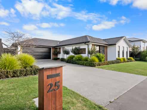 25 Malaga Crescent, Harewood