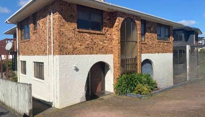 80 Halsey Drive, Lynfield