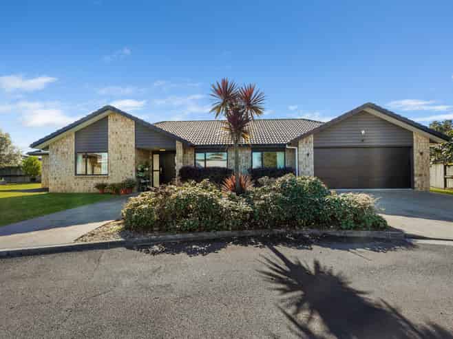 12 Cole Thomas Place, Huntington