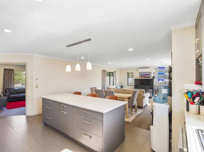 12 Cole Thomas Place, Huntington