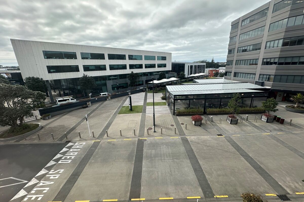 Modern Ellerslie Business Park Opportunity - Vista 5