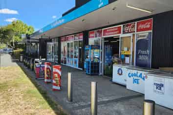 Prime Retail/Office in Growing Riverhead