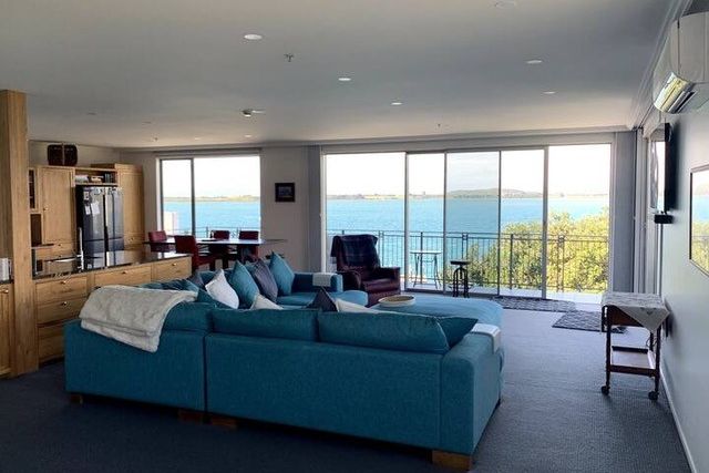 LUXURY PENTHOUSE APARTMENT OVERLOOKING THE HARBOUR - Altro