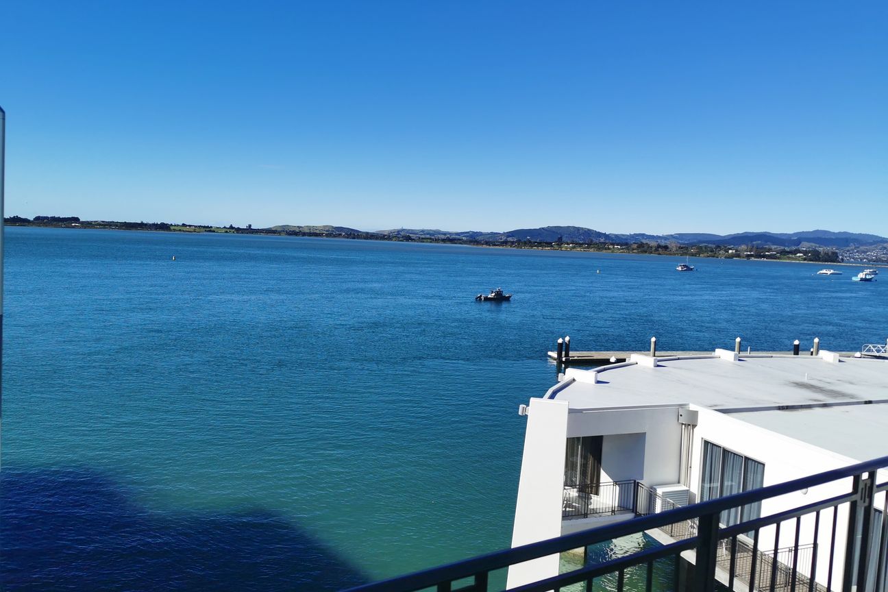 LUXURY PENTHOUSE APARTMENT OVERLOOKING THE HARBOUR - Vista 2