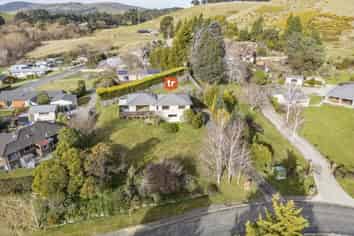 16 Valley Road, Greta Valley
