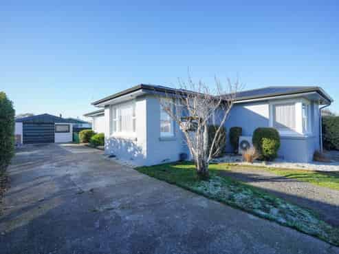 230 Conyers Street, Strathern