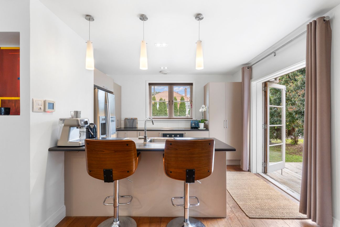 LOVELY BRICK AND TILE HOME WITH LAND - Meer
