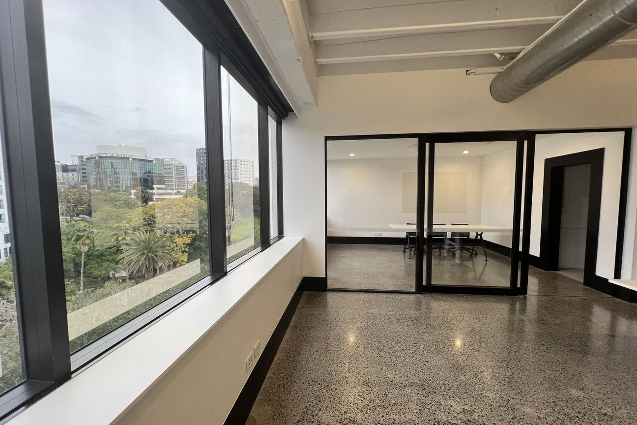 Modern Workspace - Convenient Location - Widok 6