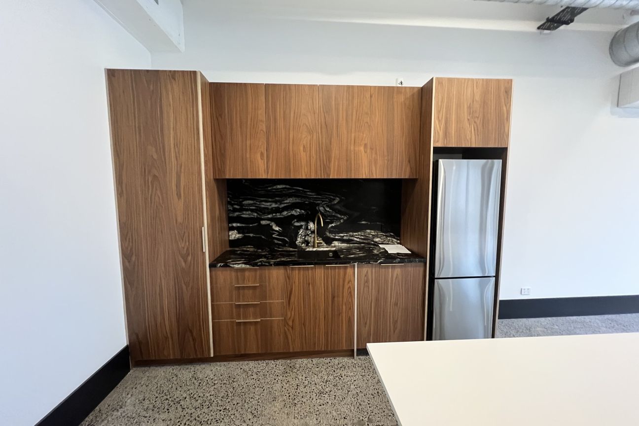 Modern Workspace - Convenient Location - Więcej