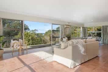 22 Giles Way, Tanners Point
