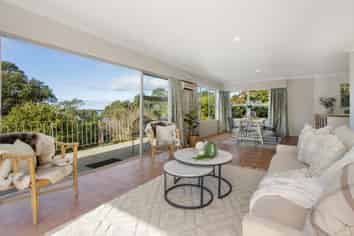 22 Giles Way, Tanners Point