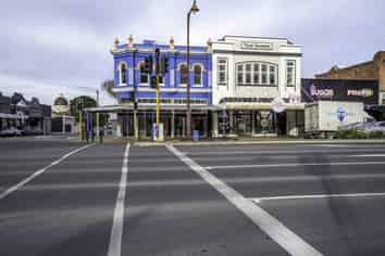 Location - CBD corner!