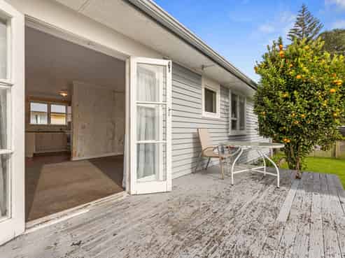 9 Henderson Crescent, Parkvale