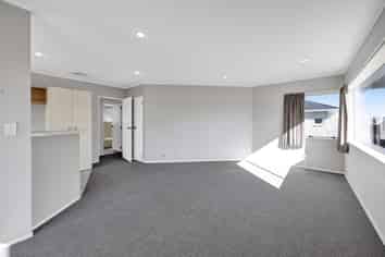 2/59 Wallath Road, Westown