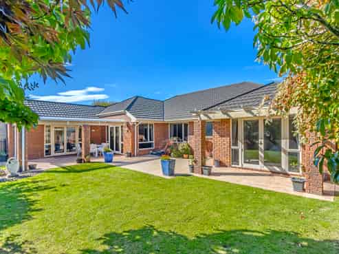 10 Dinglebay Place, Casebrook