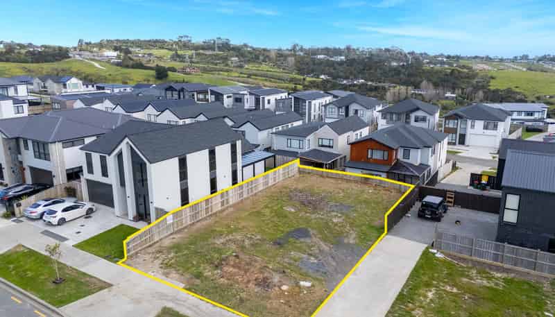 62 Michael Bosher Way, Flat Bush