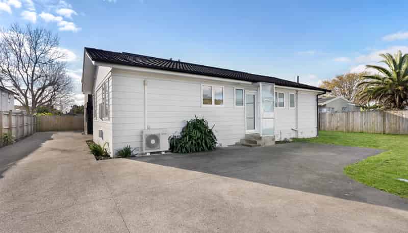 14 Hilda Road, Mangere East