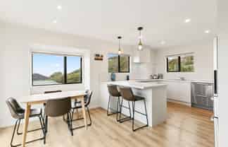 7B Becker Way, Karori