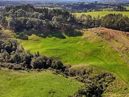 687 Work Road, Whakamarama