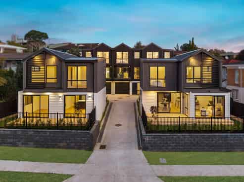 10B & D Prince Regent Drive, Half Moon Bay