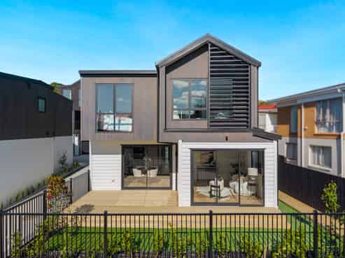 10B & D Prince Regent Drive, Half Moon Bay