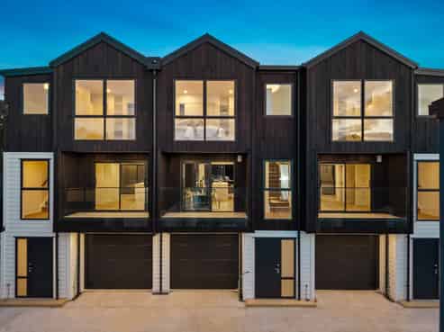 10B & D Prince Regent Drive, Half Moon Bay