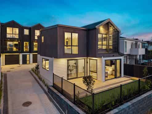 10B & D Prince Regent Drive, Half Moon Bay