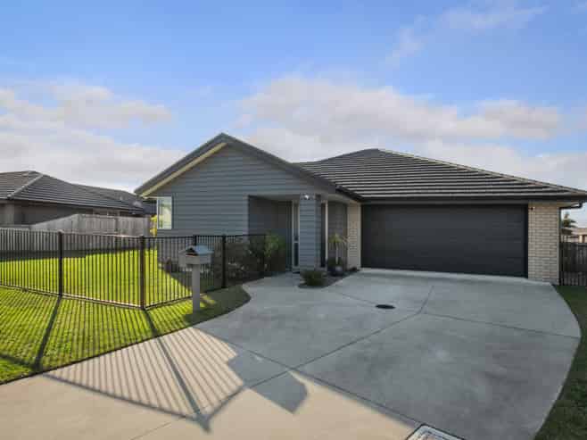 8 Eastbank Drive, Katikati