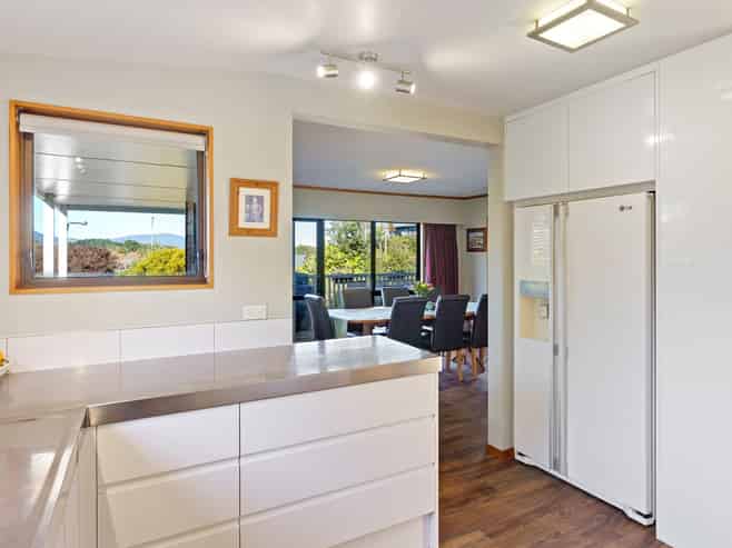 137 Weggery Drive, WAIKANAE BEACH