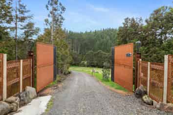 61 Spikes Way, Whitianga