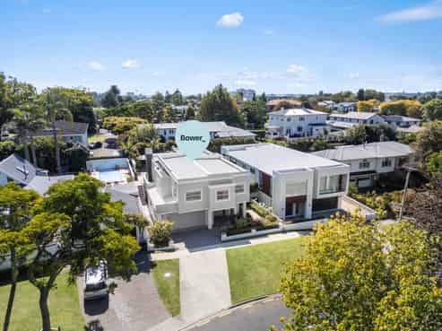 93 Ninth Avenue, Avenues