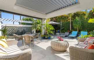 93 Ninth Avenue, Avenues