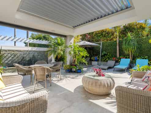 93 Ninth Avenue, Avenues
