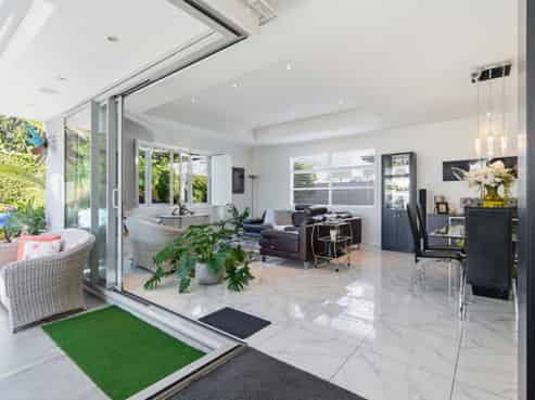 93 Ninth Avenue, Avenues