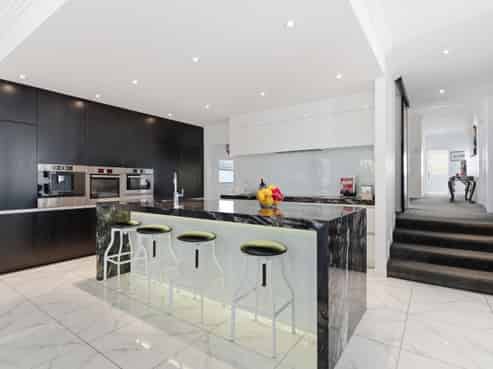 93 Ninth Avenue, Avenues